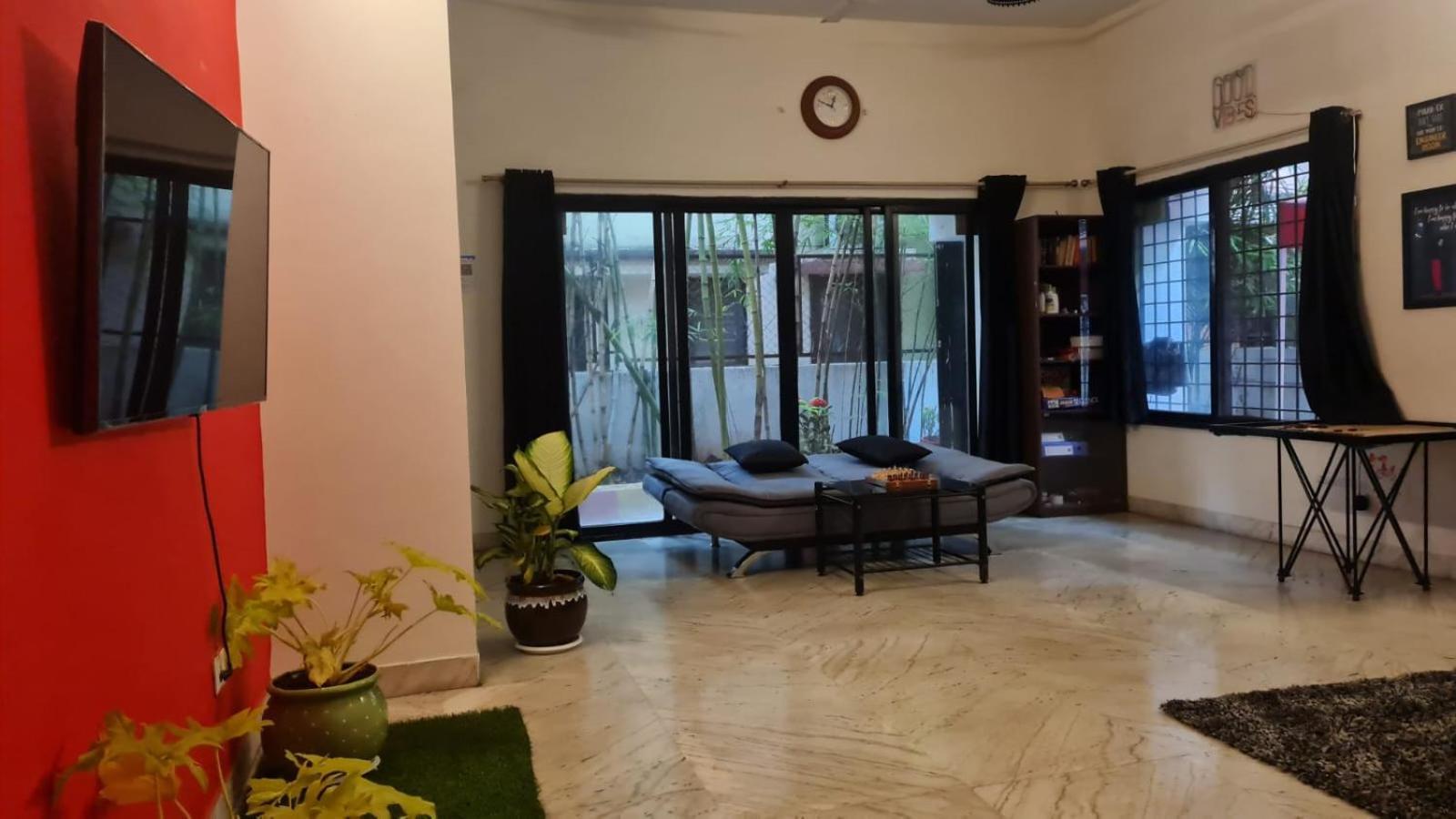 Rostel Backpackers Hostel Pune Bagian luar foto