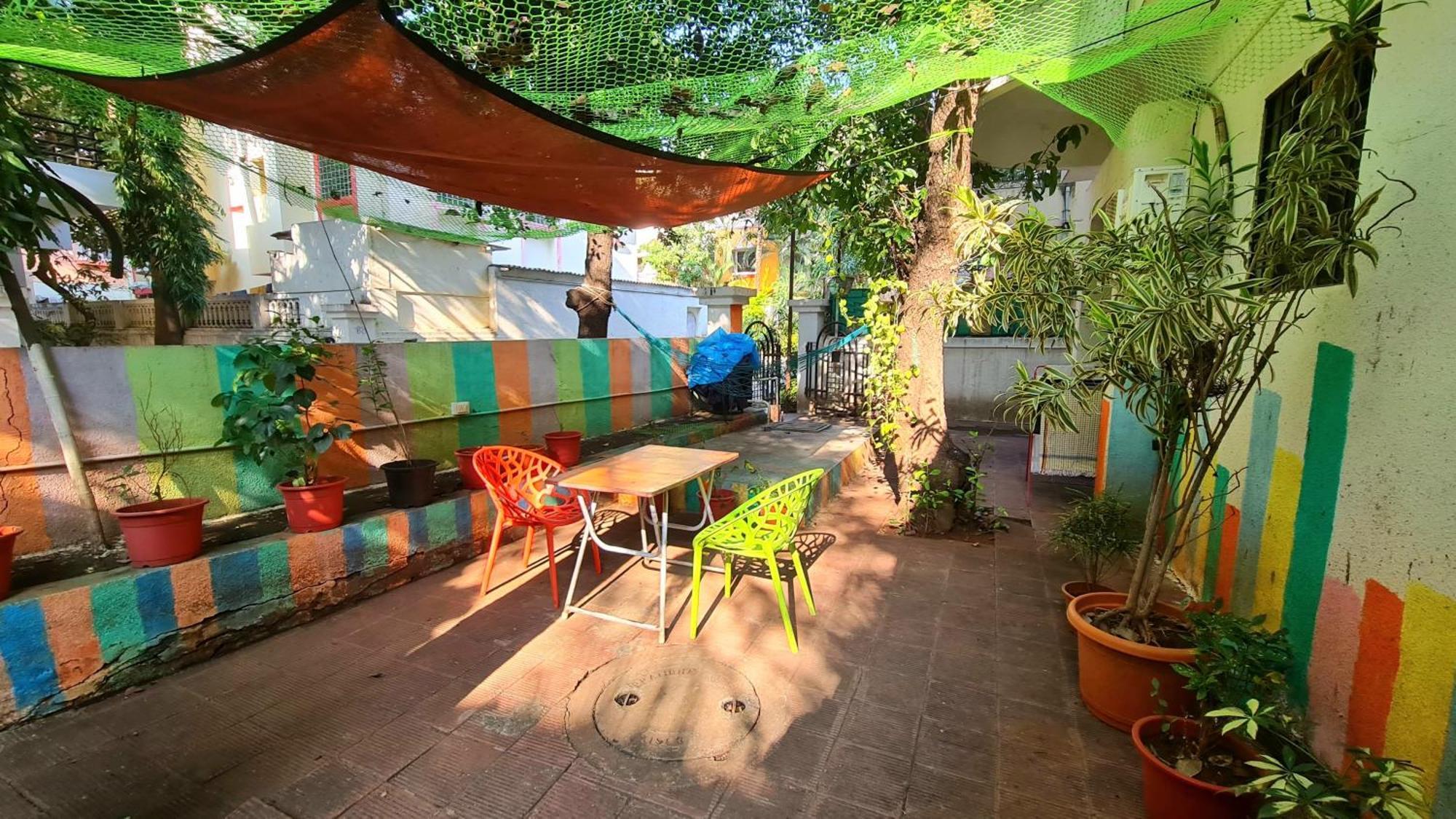Rostel Backpackers Hostel Pune Bagian luar foto