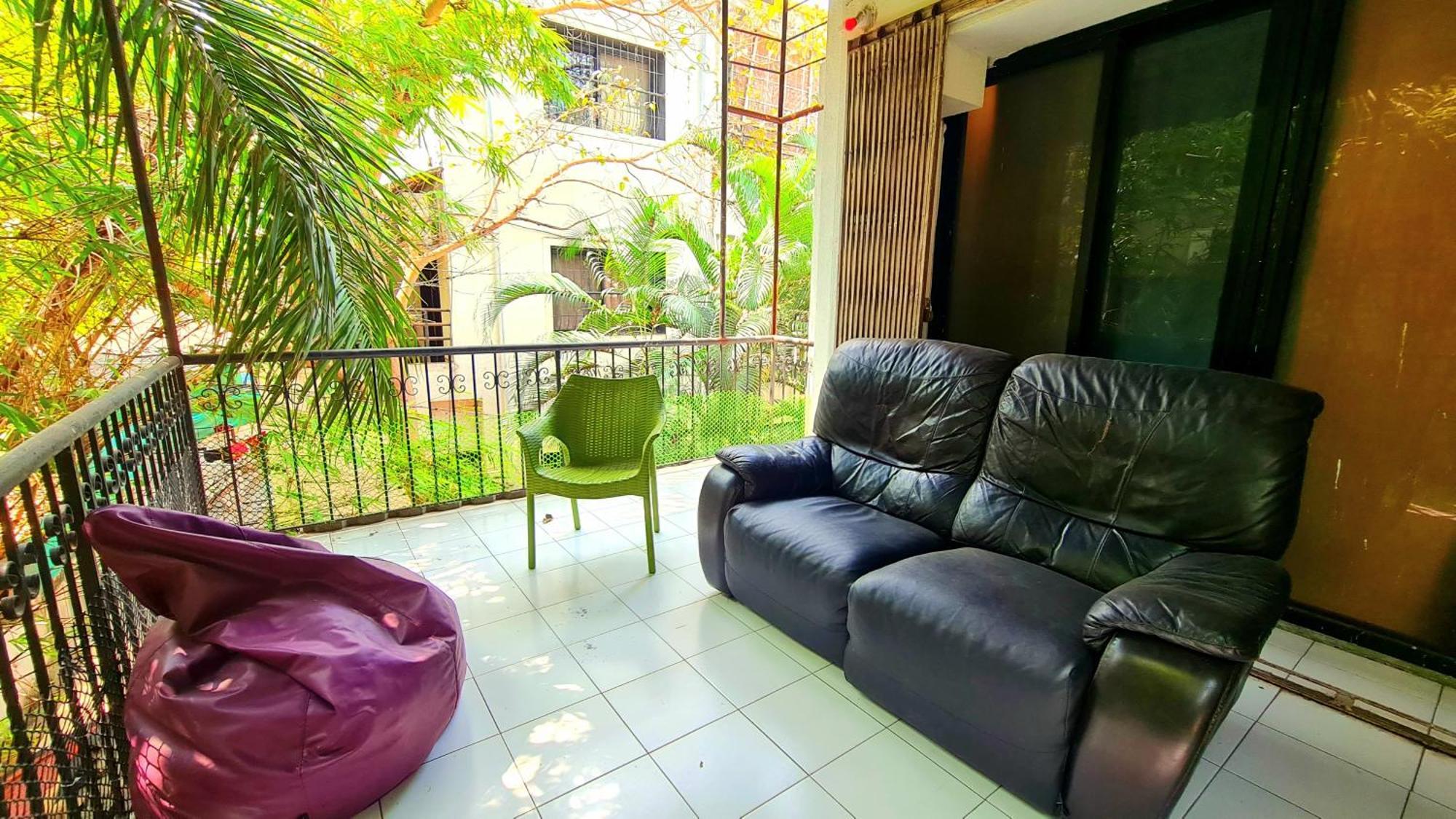 Rostel Backpackers Hostel Pune Bagian luar foto