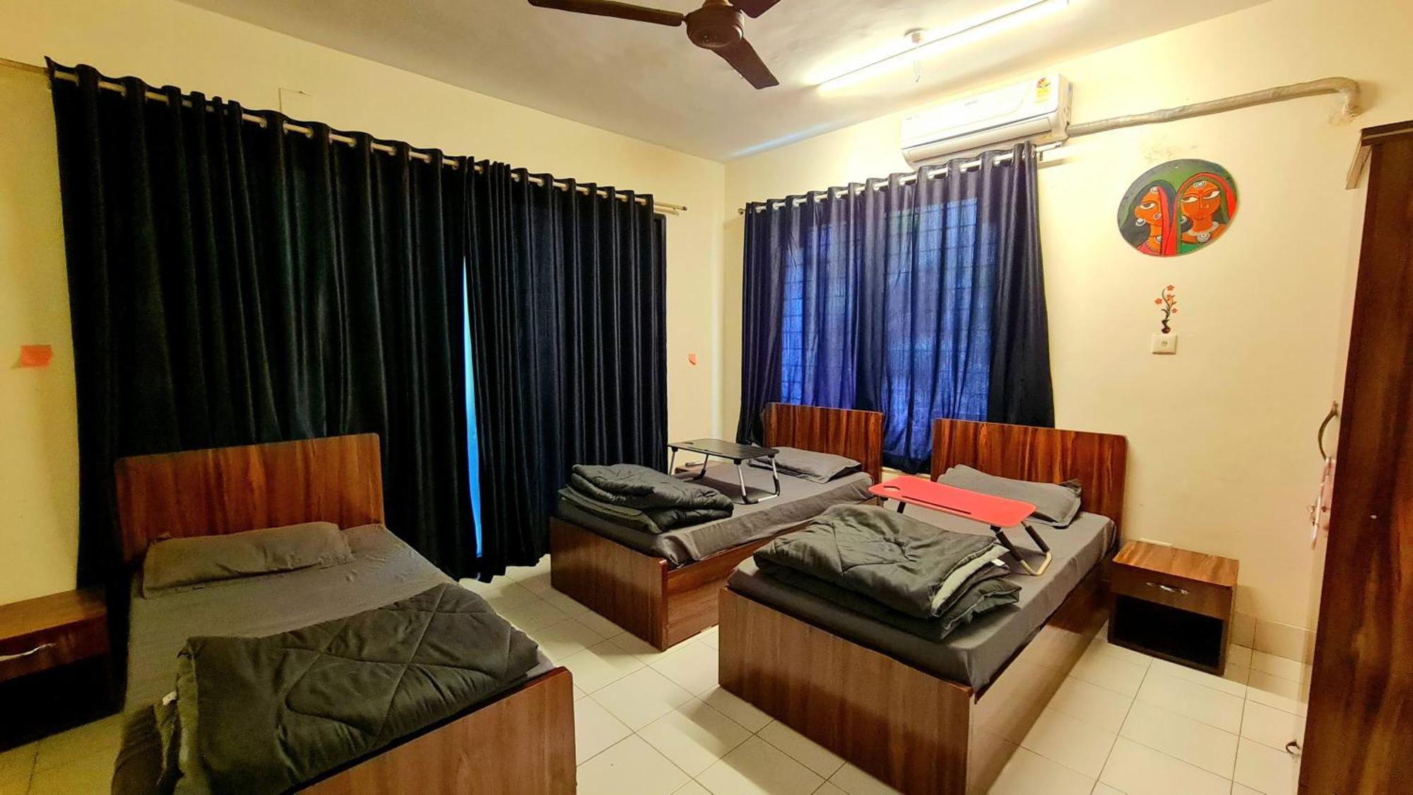 Rostel Backpackers Hostel Pune Bagian luar foto