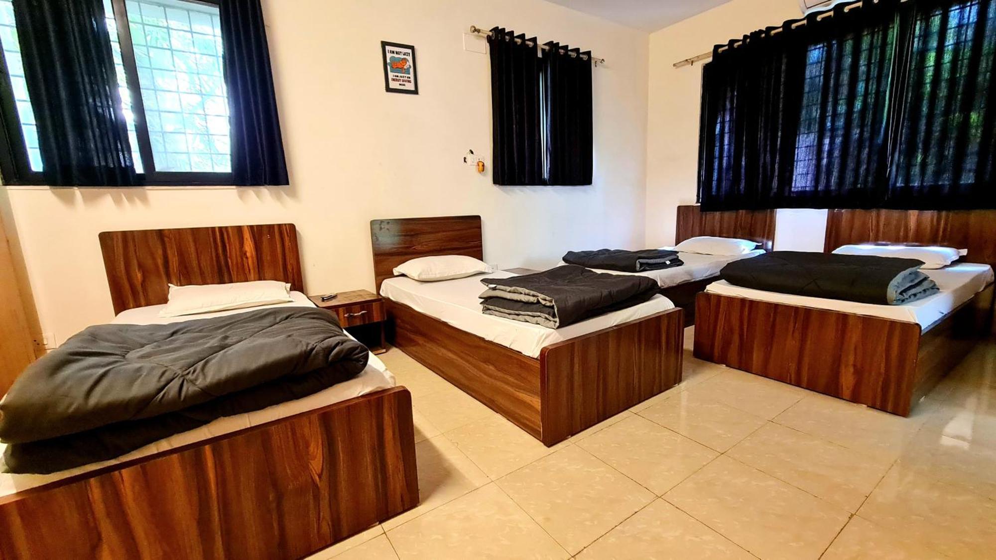 Rostel Backpackers Hostel Pune Bagian luar foto