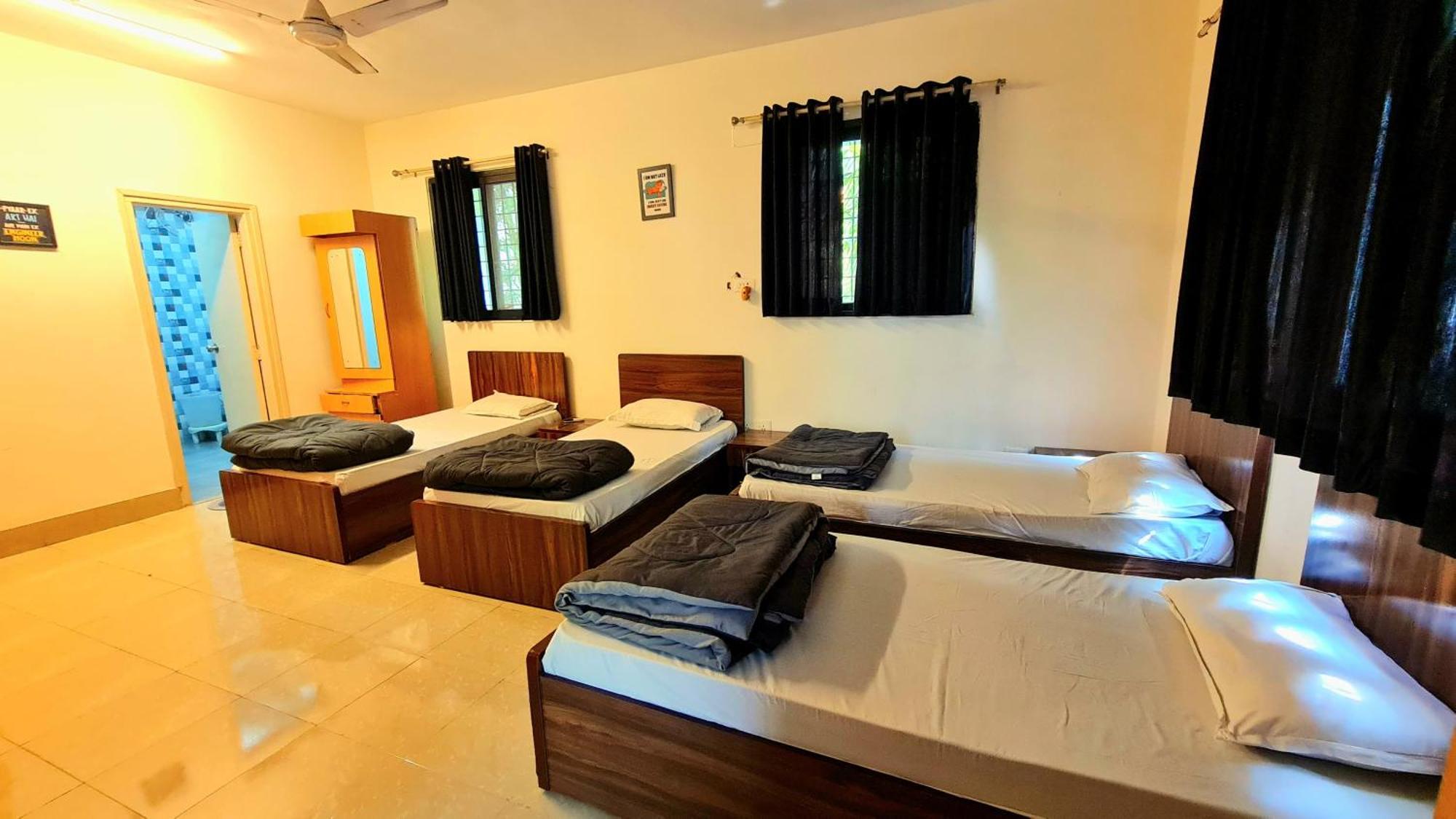 Rostel Backpackers Hostel Pune Bagian luar foto
